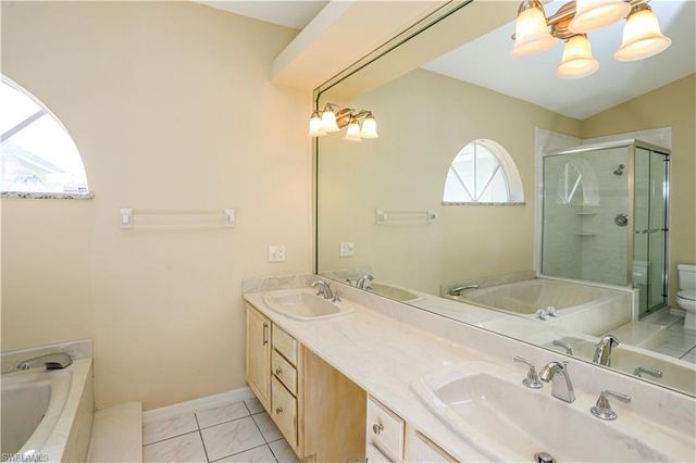 1040 Moon Lake DR, Naples, FL 34104