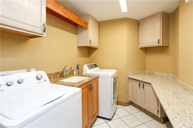 1040 Moon Lake DR, Naples, FL 34104