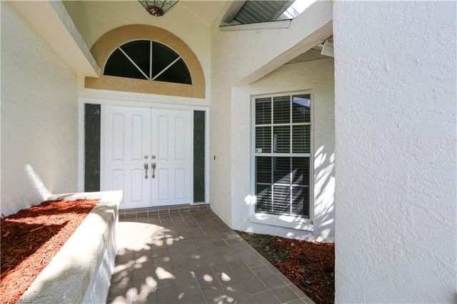 1040 Moon Lake DR, Naples, FL 34104