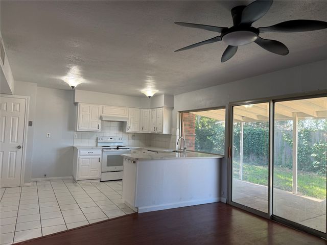 7002 Forestview Drive, Arlington, TX 76016