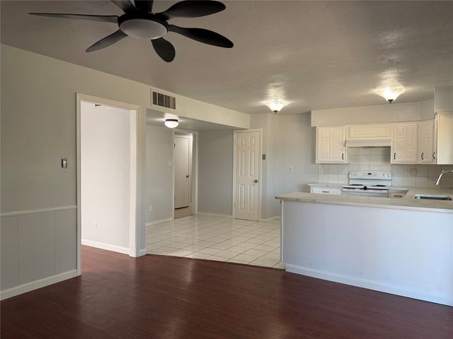 7002 Forestview Drive, Arlington, TX 76016