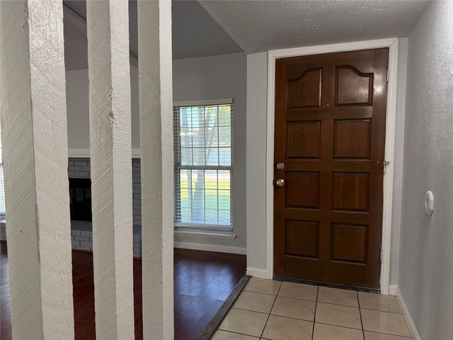 7002 Forestview Drive, Arlington, TX 76016