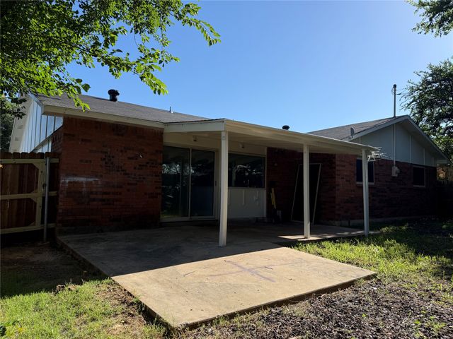 7002 Forestview Drive, Arlington, TX 76016