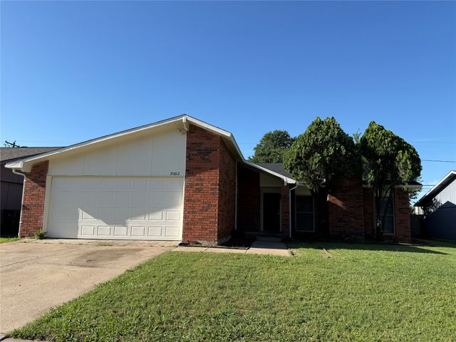 7002 Forestview Drive, Arlington, TX 76016