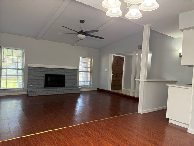 7002 Forestview Drive, Arlington, TX 76016