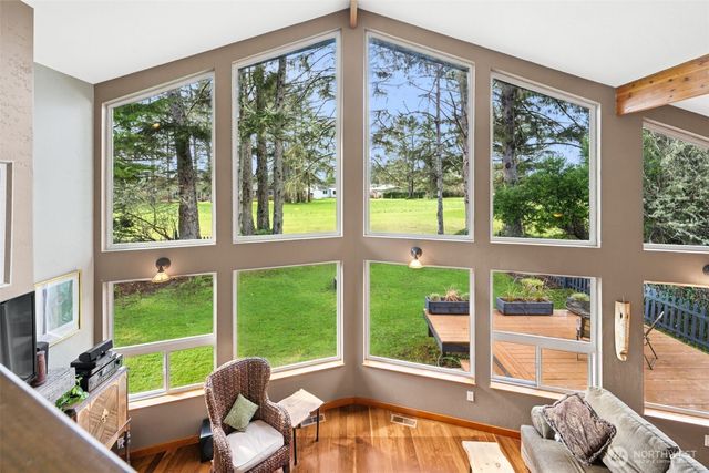 147 Octopus Avenue NE, Ocean Shores, WA 98569