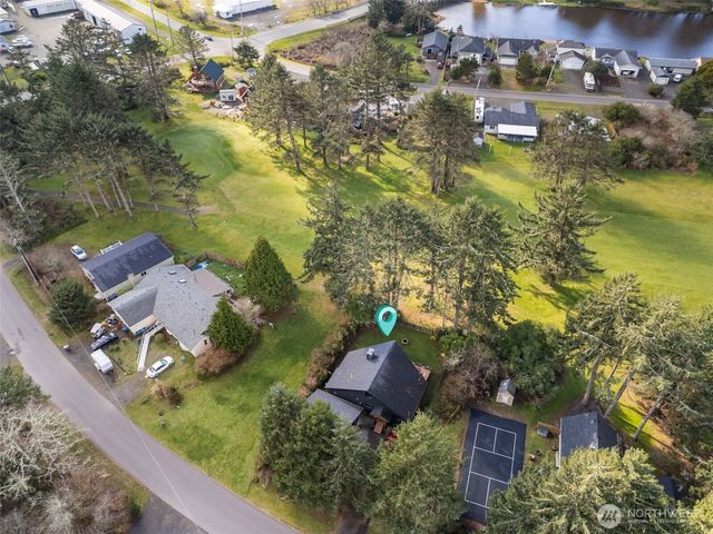 147 Octopus Avenue NE, Ocean Shores, WA 98569