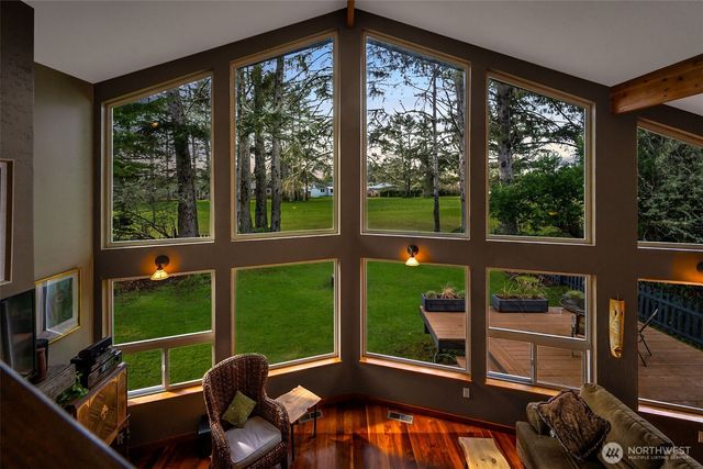 147 Octopus Avenue NE, Ocean Shores, WA 98569