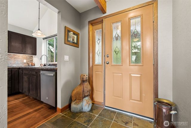 147 Octopus Avenue NE, Ocean Shores, WA 98569