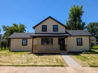 206 E Jefferson Street, Gardner, IL 60424