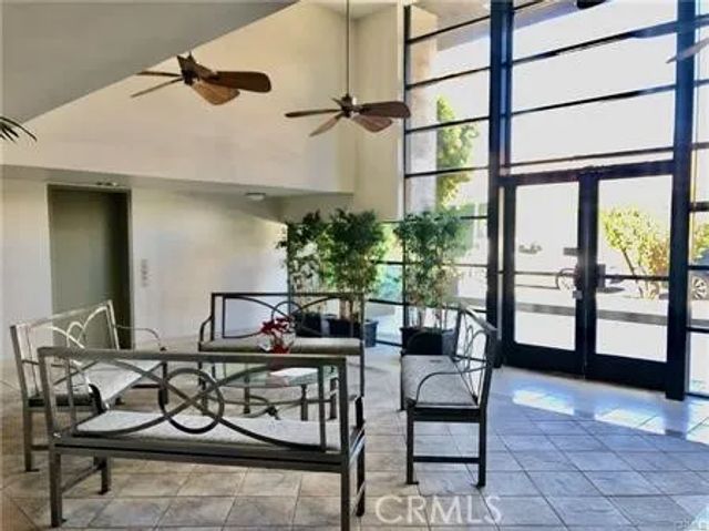 2121 Beloit 205, Los Angeles, CA 90025