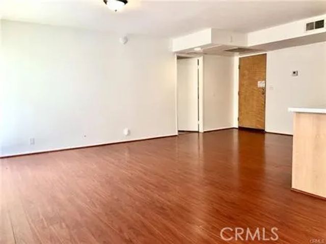 2121 Beloit 205, Los Angeles, CA 90025