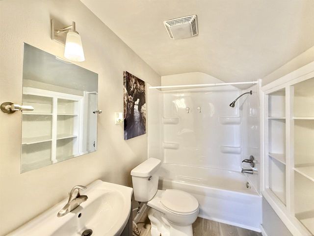 1138 10th Street, Beloit, WI 53511