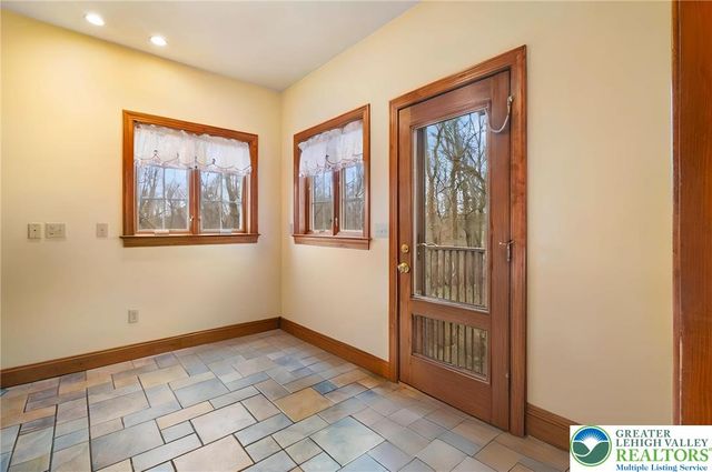 5590 Tuscany Court, Upper Saucon Twp, PA 18036