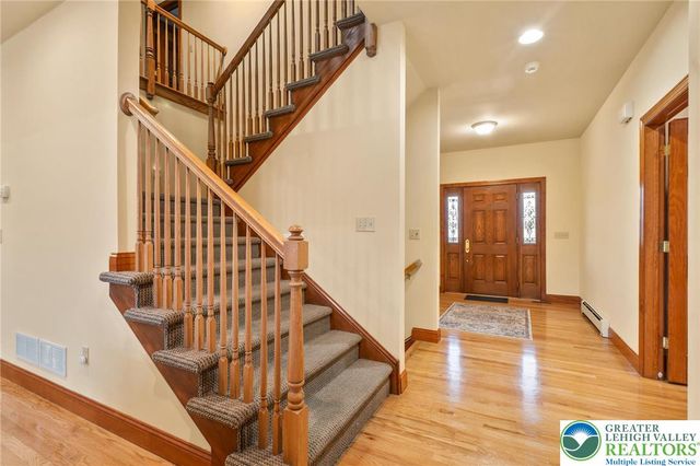 5590 Tuscany Court, Upper Saucon Twp, PA 18036