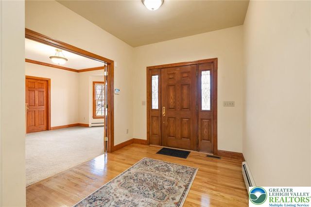 5590 Tuscany Court, Upper Saucon Twp, PA 18036