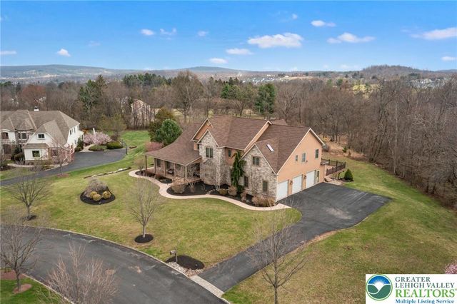 5590 Tuscany Court, Upper Saucon Twp, PA 18036