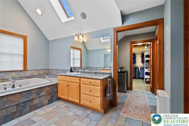 5590 Tuscany Court, Upper Saucon Twp, PA 18036