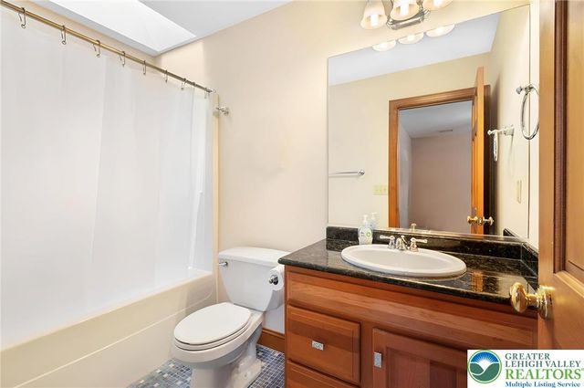 5590 Tuscany Court, Upper Saucon Twp, PA 18036