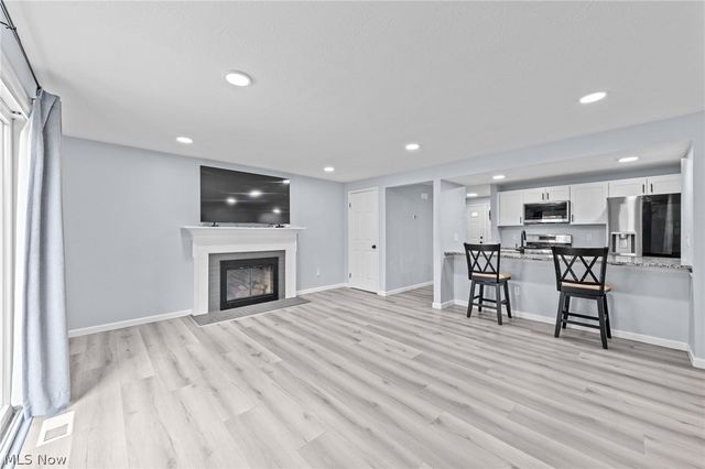 9648 E Idlewood Drive, Twinsburg, OH 44087