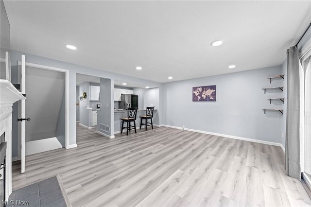 9648 E Idlewood Drive, Twinsburg, OH 44087