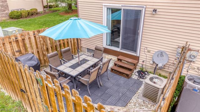 9648 E Idlewood Drive, Twinsburg, OH 44087