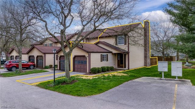9648 E Idlewood Drive, Twinsburg, OH 44087