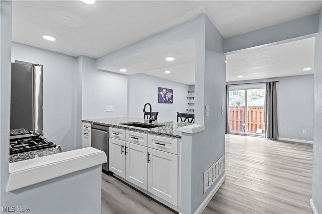 9648 E Idlewood Drive, Twinsburg, OH 44087