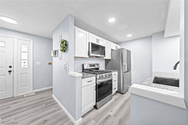 9648 E Idlewood Drive, Twinsburg, OH 44087