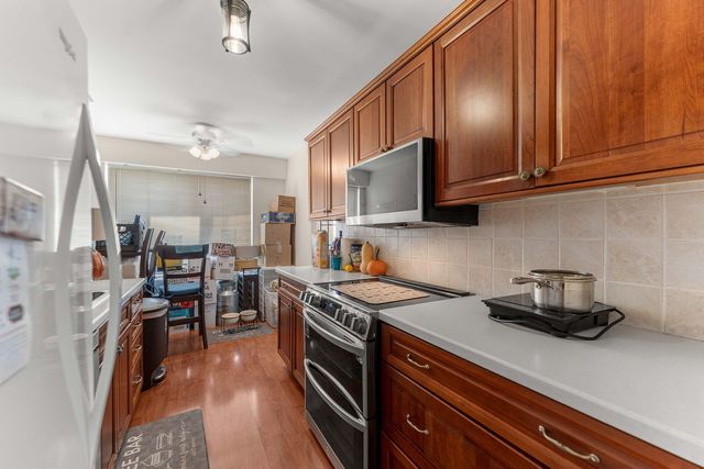 6833 N Kedzie Avenue A1511, Chicago, IL 60645