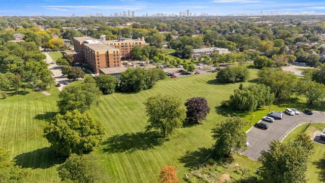 6833 N Kedzie Avenue A1511, Chicago, IL 60645