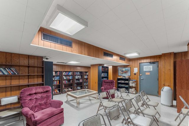 6833 N Kedzie Avenue A1511, Chicago, IL 60645