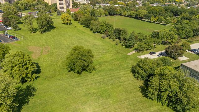 6833 N Kedzie Avenue A1511, Chicago, IL 60645