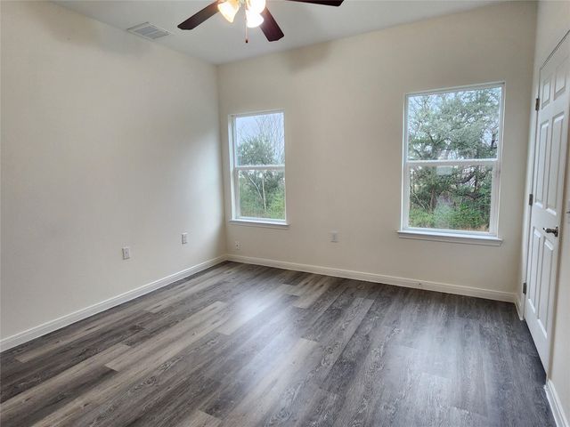 6202 Lacey Oak Drive, Hitchcock, TX 77563