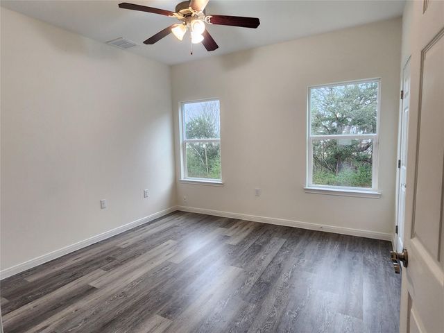 6202 Lacey Oak Drive, Hitchcock, TX 77563