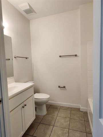 6202 Lacey Oak Drive, Hitchcock, TX 77563