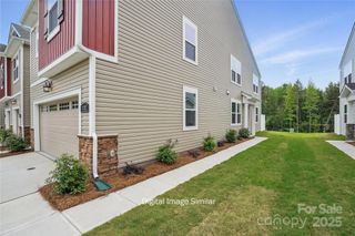 1217 Vibrant Road, Charlotte, NC 28215