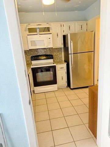 5300 WASHINGTON Street W515, Hollywood, FL 33021