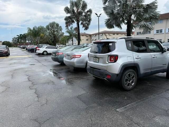 5300 WASHINGTON Street W515, Hollywood, FL 33021