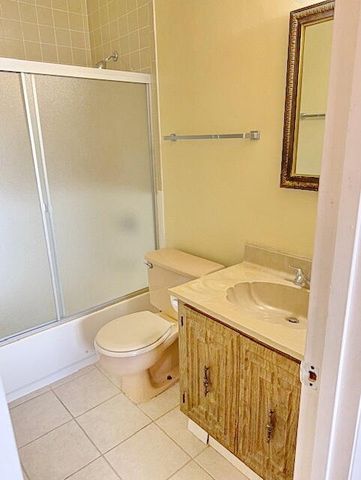 5300 WASHINGTON Street W515, Hollywood, FL 33021