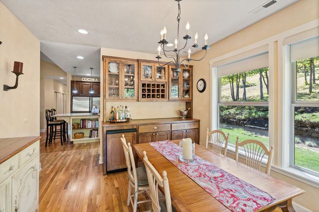 2809 Dead Indian Memorial Road, Ashland, OR 97520