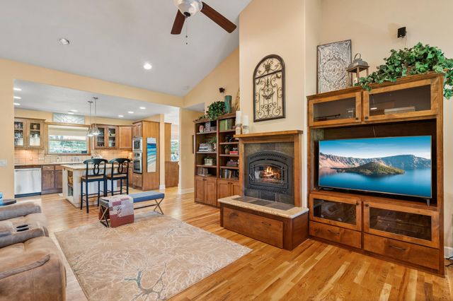 2809 Dead Indian Memorial Road, Ashland, OR 97520