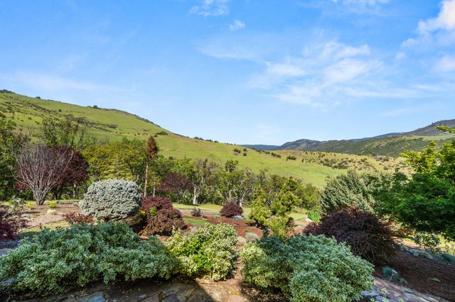 2809 Dead Indian Memorial Road, Ashland, OR 97520