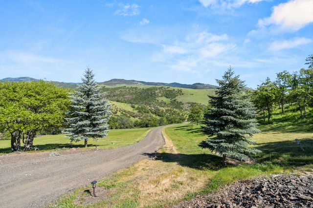 2809 Dead Indian Memorial Road, Ashland, OR 97520