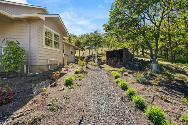 2809 Dead Indian Memorial Road, Ashland, OR 97520