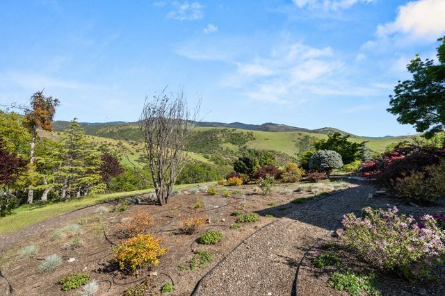 2809 Dead Indian Memorial Road, Ashland, OR 97520