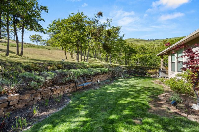 2809 Dead Indian Memorial Road, Ashland, OR 97520