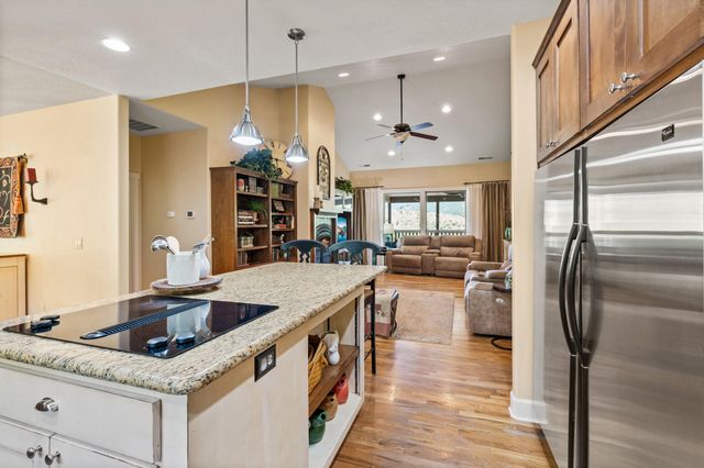 2809 Dead Indian Memorial Road, Ashland, OR 97520