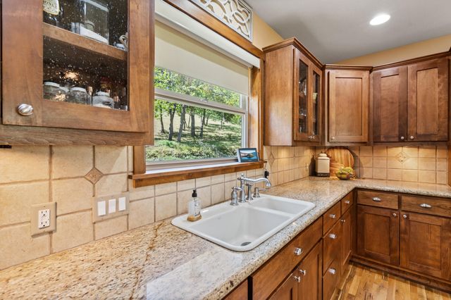 2809 Dead Indian Memorial Road, Ashland, OR 97520