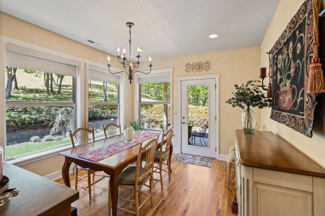 2809 Dead Indian Memorial Road, Ashland, OR 97520